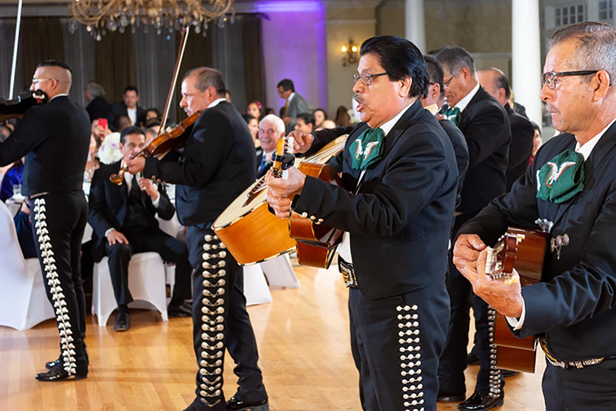 Quinceañera: Mariachi Band